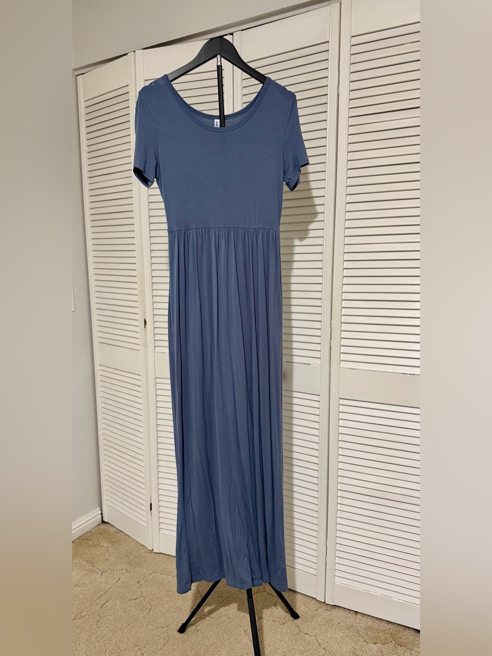 Short-Sleeve Blue Maxi Dress with Pockets- Lightweight Everyday Style